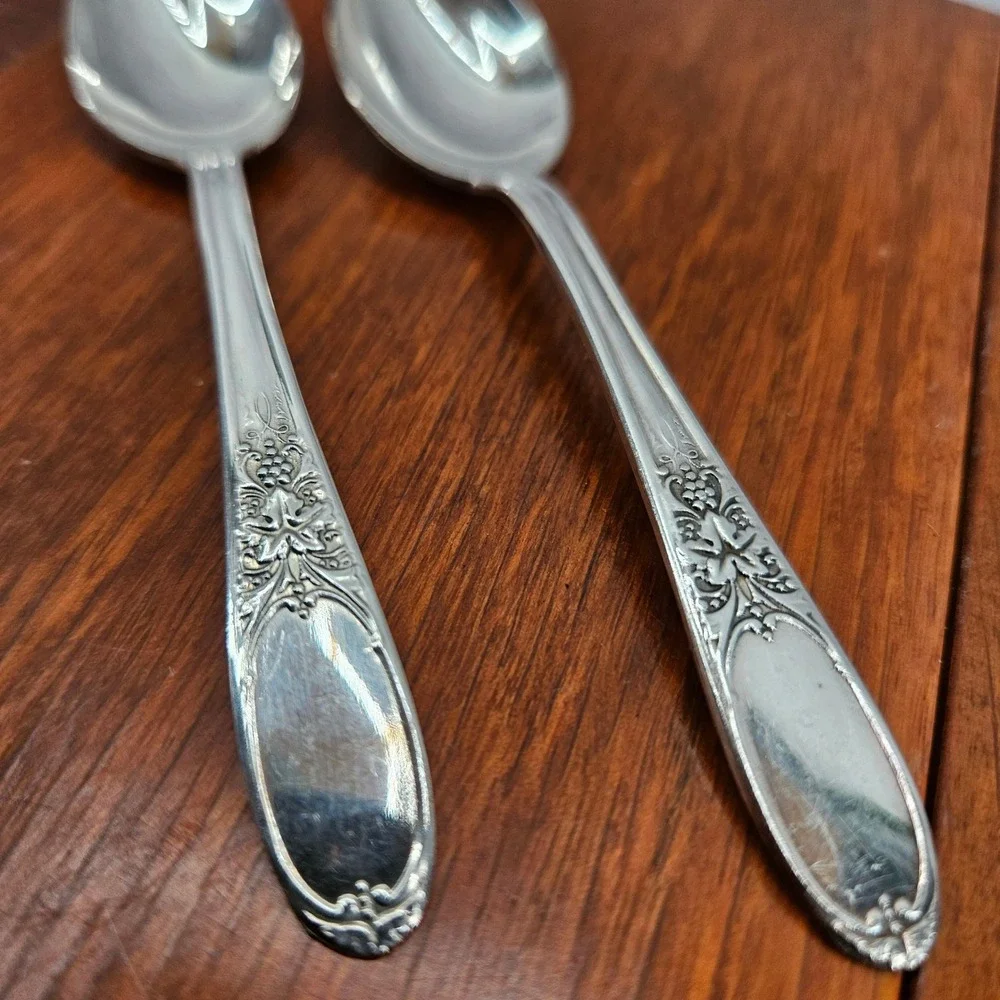 AWM Rogers IS Silverplate Spoons Champange Burgundy Grape Floral Design Set of 2